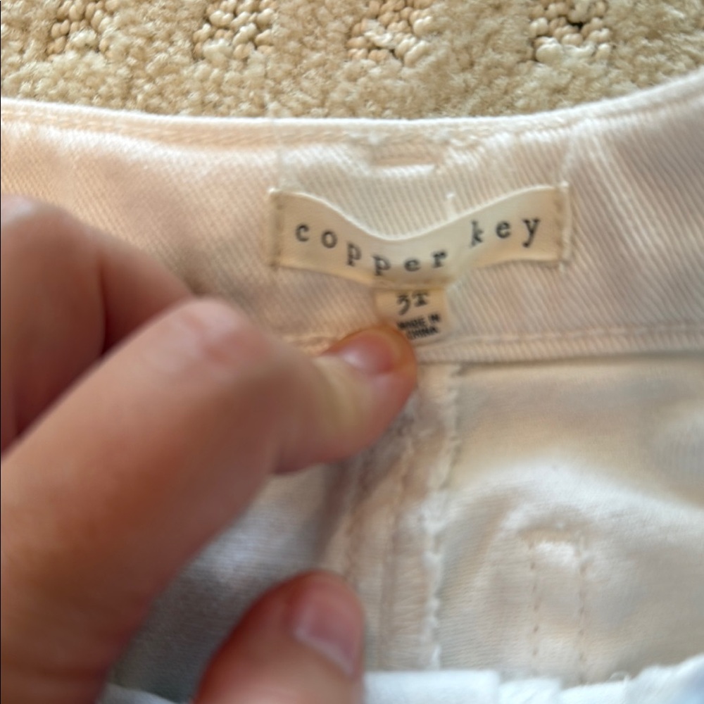 Copper Key White Cropped Jeans with Frayed Hem - Picture 2 of 3
